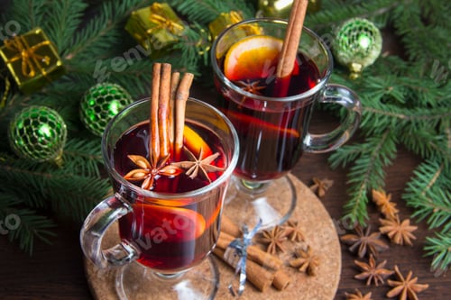 Preview: Christmas mulled wine with cinnamon and orange