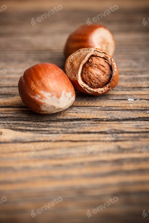 Preview: Dried hazelnuts