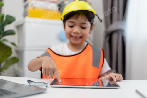 Preview: Asian little girl future engineers