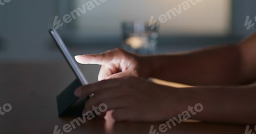 Preview: Work on tablet computer at home