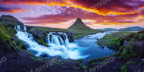 Preview: Picturesque landscape with Kirkjufellsfoss