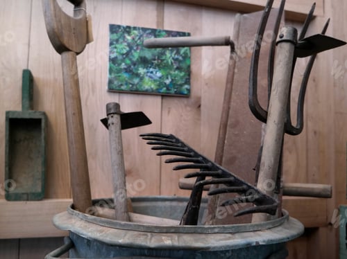 Preview: gardening stuff