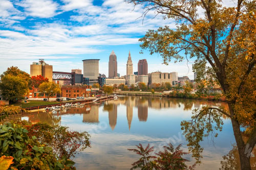 Preview: Cleveland, Ohio, USA Skyline on the Cuyahoga River