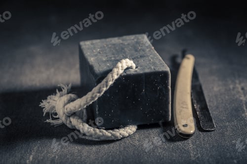 Preview: Unique shaving set with foam, old razor and brush