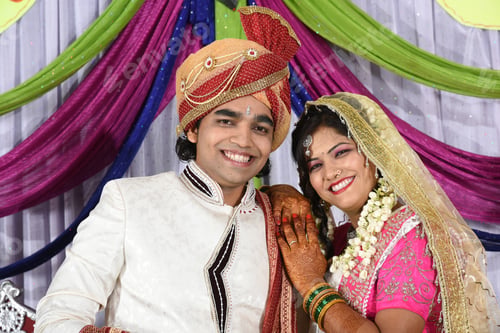 Preview: Traditional Indian bride and groom in marriage ceremony