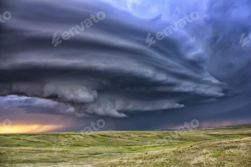 Preview: Anticyclonic supercell thunderstorm over the plains, Deer Trail, Colorado, USA