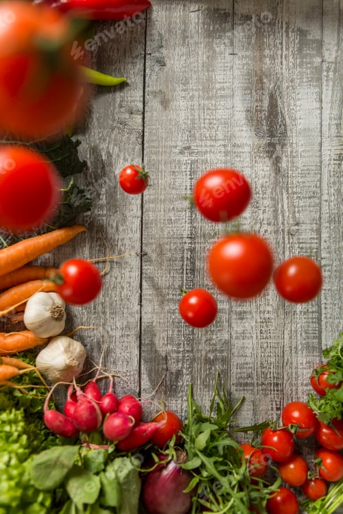 Preview: Fresh food on the table