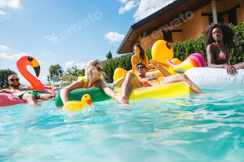 Preview: Friends having fun in a swimming pool