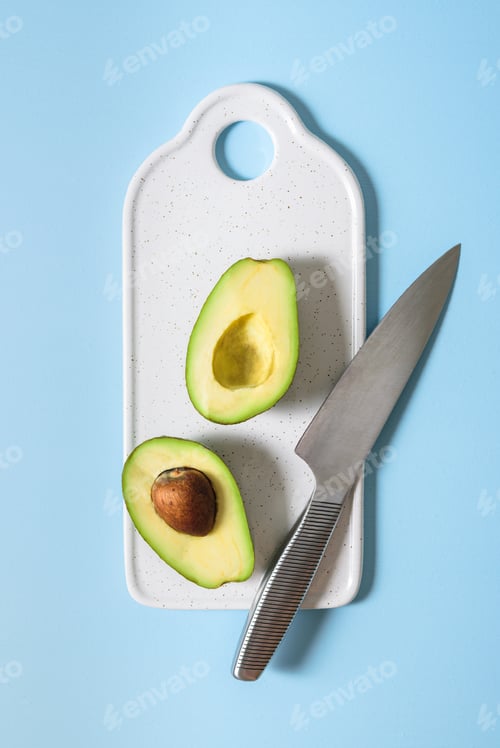 Preview: Avocado on cutting board