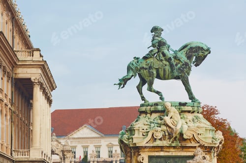 Preview: Monument to Prince Eugene of Savoy on the sanset in the residence in Budapest. Horse sculpture.I