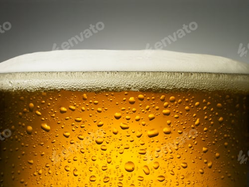Preview: Close up of glass of beer