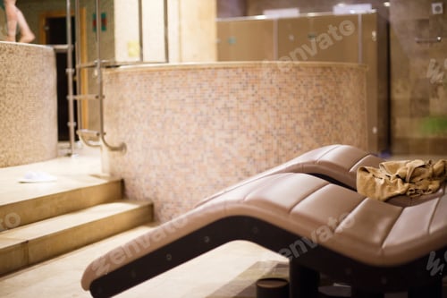Preview: stairs in the pool. rest in the spa center