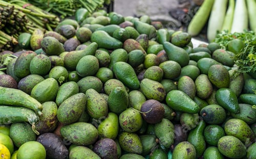Preview: fresh avocados at the farmer's marke