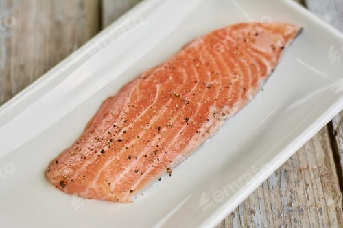Vista previa: Filete de salmón crudo con especias