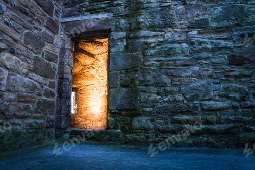Preview: Dramaric light in the ancient castle