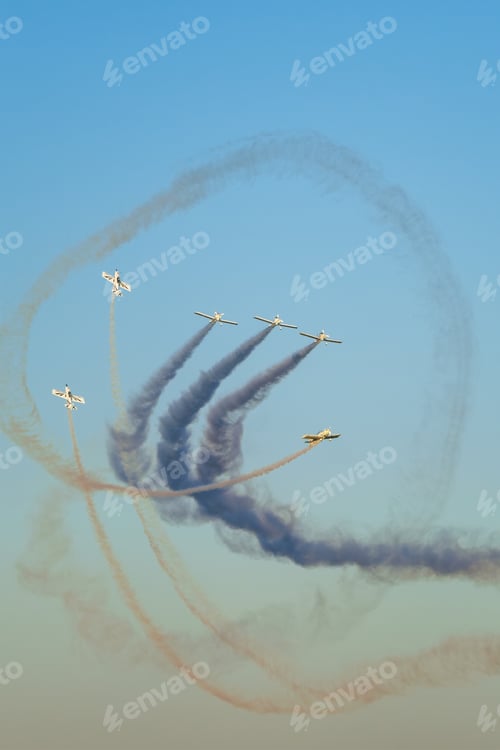 Preview: Stunt aerobatic planes performing stunts in air