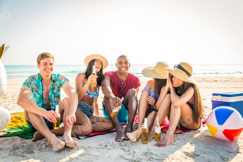 Preview: Friends having fun on the beach