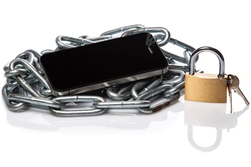 Preview: Smartphone, chain and padlock