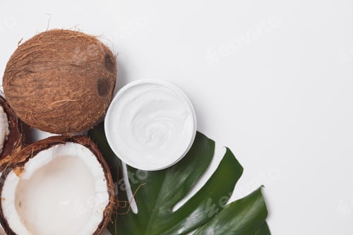 Preview: Natural coco cosmetic moisturizer cream on monstera palm leaf