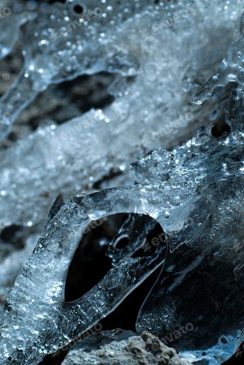 Preview: Ice melting at the end of winter on the Ladakh