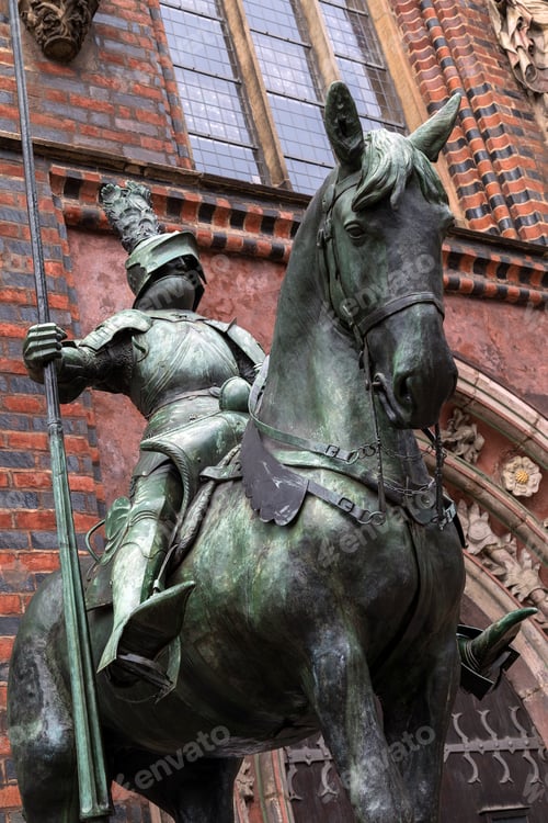 Preview: Statue outside Bremen City Hall - Germany