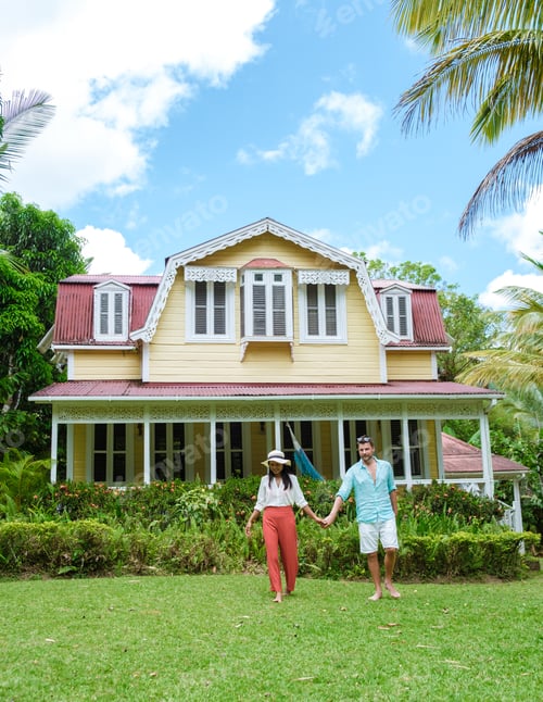 Preview: Young couple on vacation Saint Lucia, luxury holiday Saint Lucia Caribbean at an old plantation farm