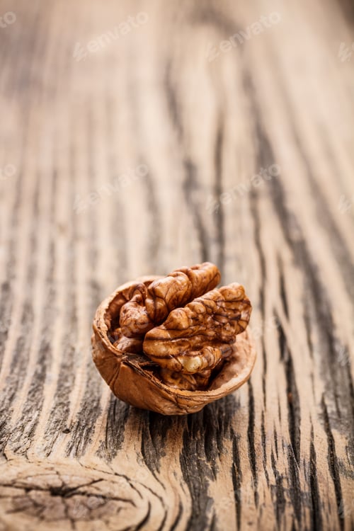 Preview: Walnut fruit