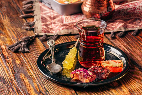 Preview: Tea in armudu with oriental delight