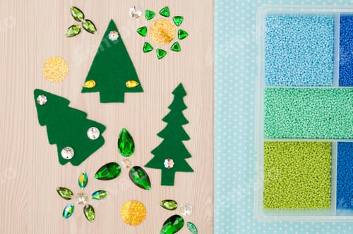 Preview: Beads, cotton textile for needlework and christmas tree made of felt and decorative stones