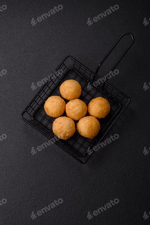 Preview: Fast food cheese balls breaded with salt and spices