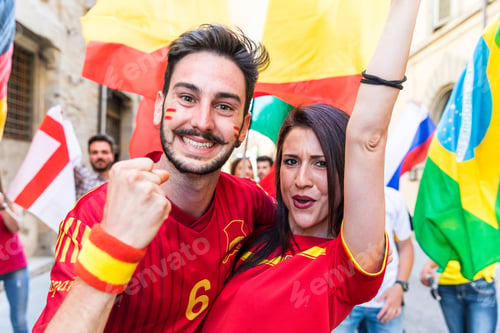 Preview: Happy couple fans supporters from Spain