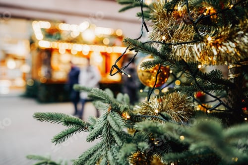 Preview: Decorated Christmas Tree at an Outdoor Marketplace