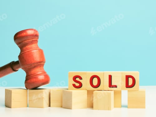 Preview: Phrase SOLD on wooden cubes
