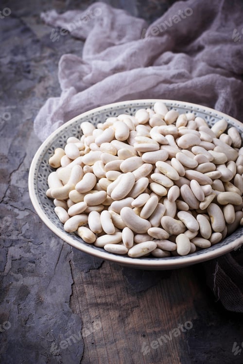 Preview: White beans in bowl