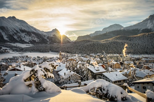 Preview: The town of Schlarigna in Switzerland in winter