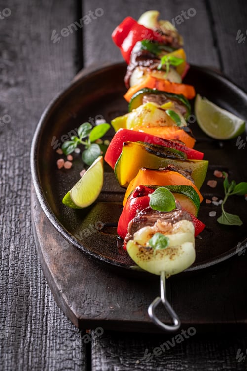 Preview: Hot roasted skewer made of pepper, onion and beef.