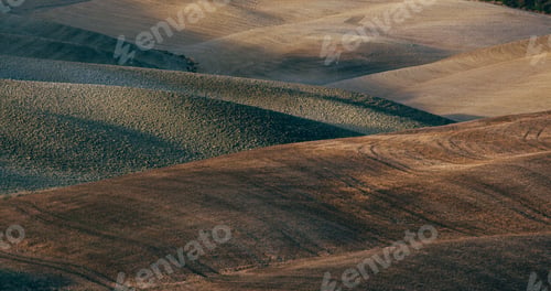 Preview: Tuscany