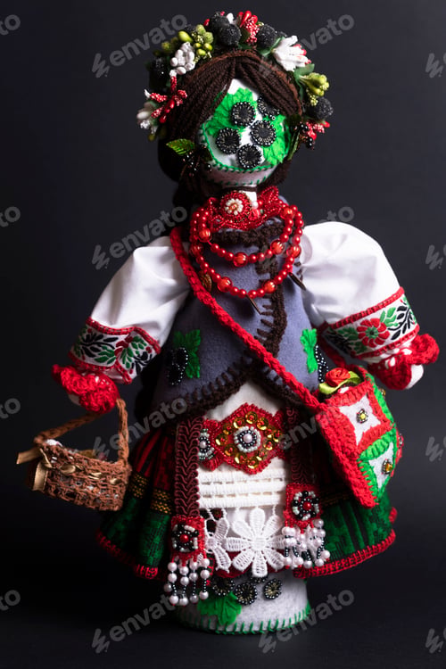 muñeca motanka y feliz pascua