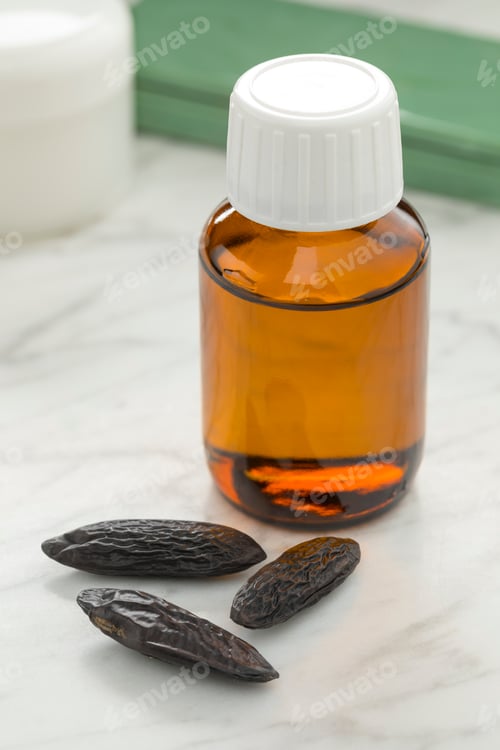 Preview: Essential oil made from Tonka beans