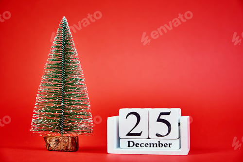 Preview: Christmas tree on red background
