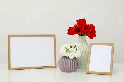 Preview: Wall and table frame with vase of flowers