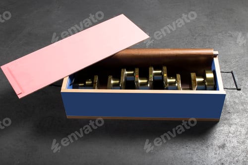 Preview: New crankshaft prepared in the box