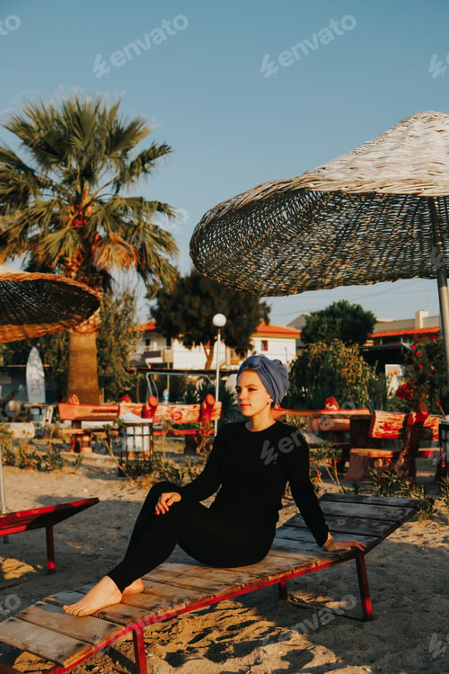 Preview: Muslim girl's portrait