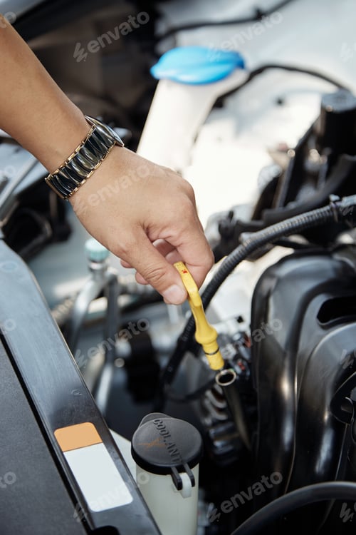Preview: Checking oil level