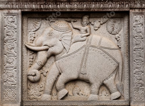 Preview: Buddha statues in a Sri Dalada Maligawa