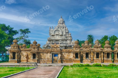 Preview: Shot of the Kailashnath Temple, early 8th century Pallava, Kanchipuram, Tamil Nadu, India