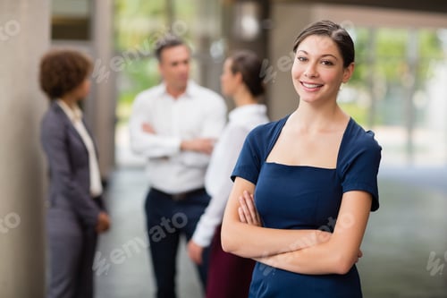 Vista previa: Portrait of confident and beautiful business executive
