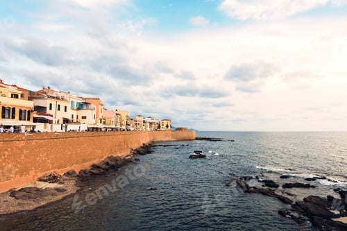 Preview: seafront city of Alghero