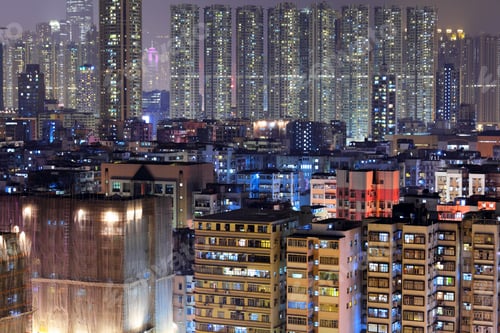 Preview: apartment building in Hong Kong at night
