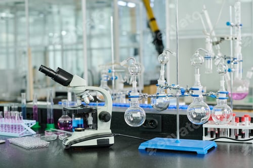Preview: Microscope and set of glassware